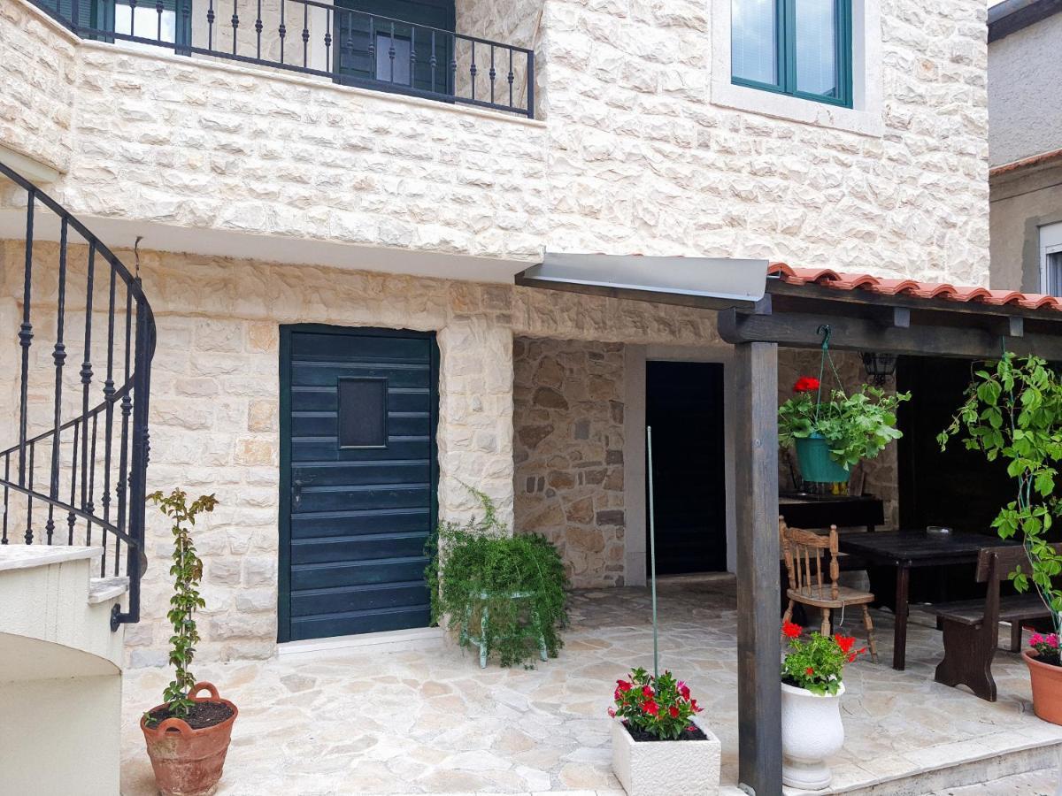 Holiday Home Jakov บาร์บินเย ภายนอก รูปภาพ