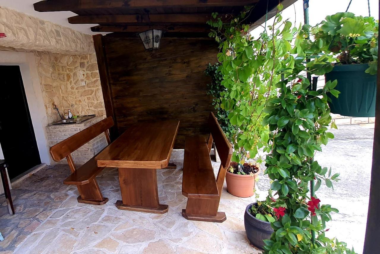 Holiday Home Jakov บาร์บินเย ภายนอก รูปภาพ