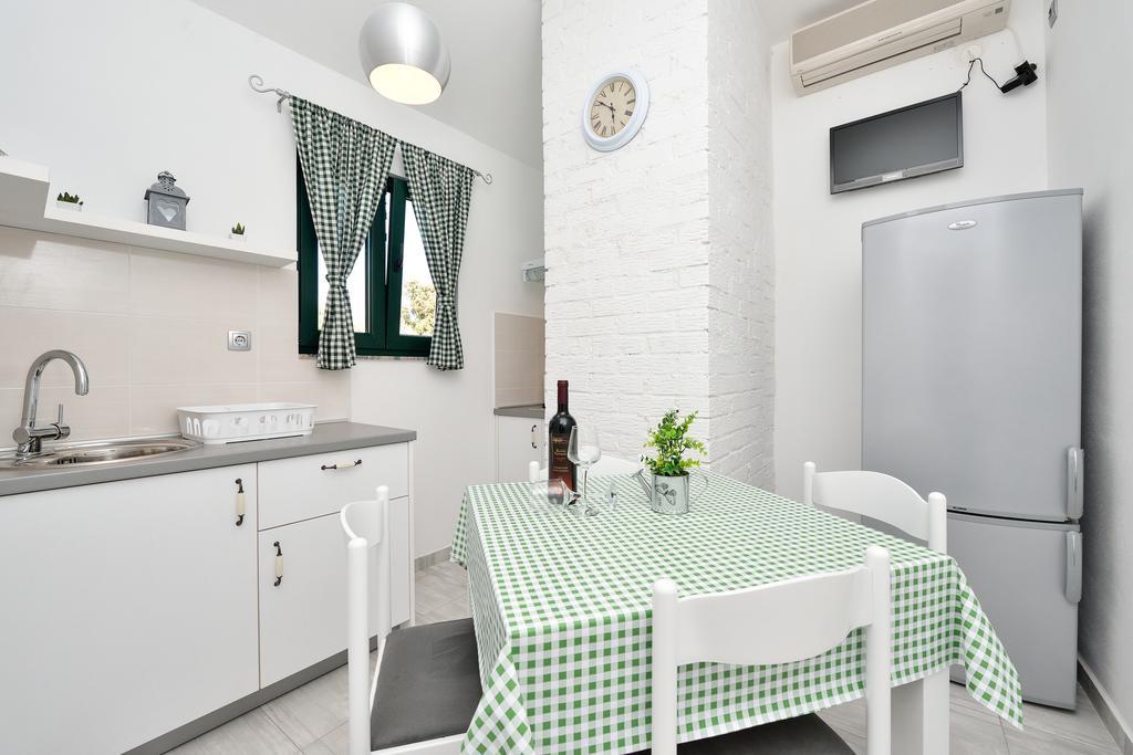 Holiday Home Jakov บาร์บินเย ภายนอก รูปภาพ